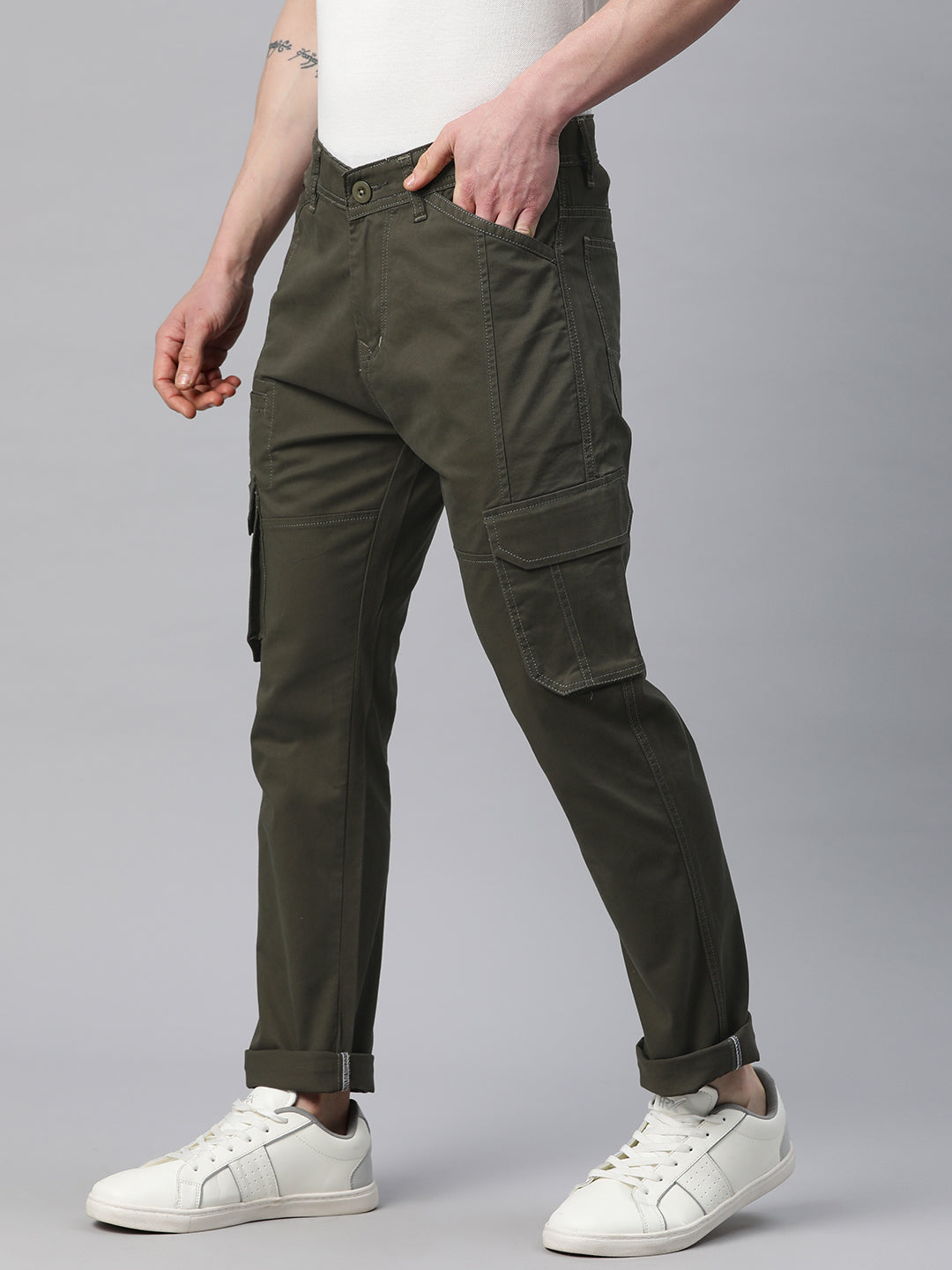 Men Green Slim Fit Cargo Trousers