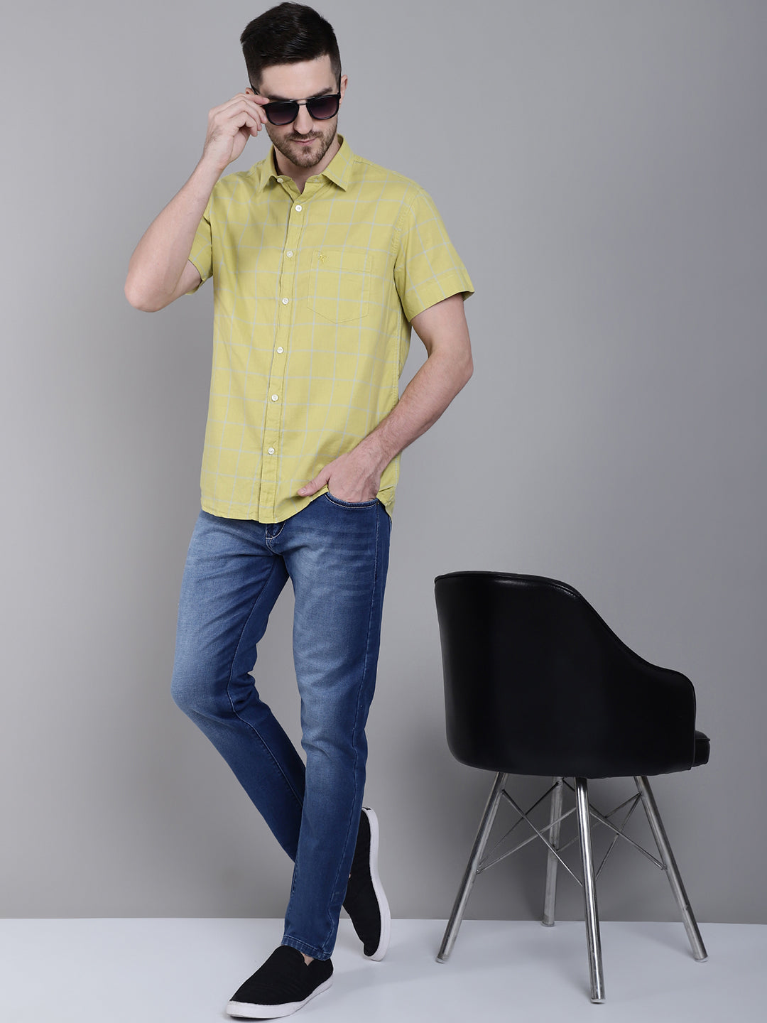 Men Blue Mid Rise Slim Fit Light Fade Stretchable Cotton Jeans