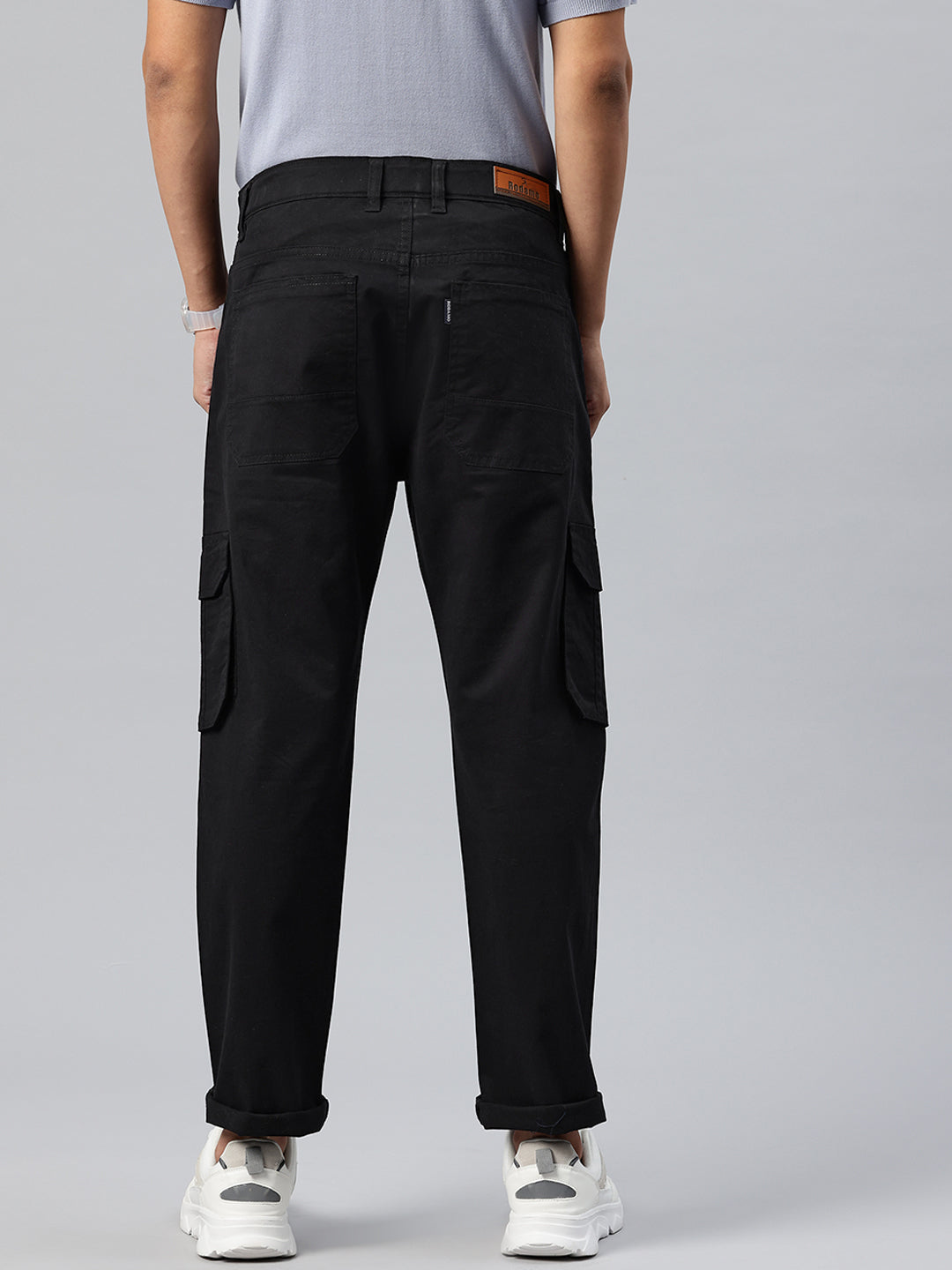 Men Black Relaxed Fit Stretchable Cargo Trousers