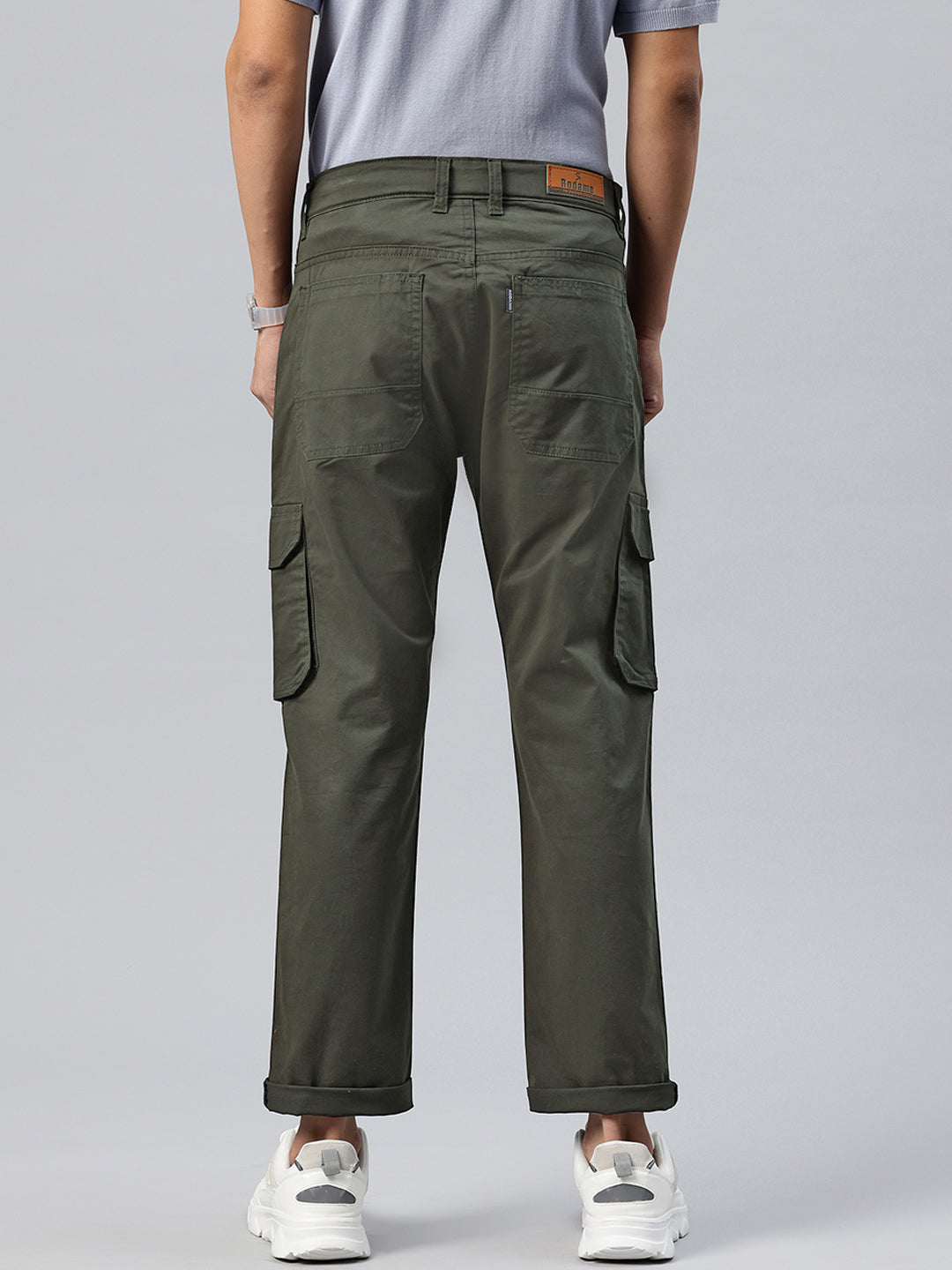 Men Green Relaxed Fit Stretchable Cargo Trousers