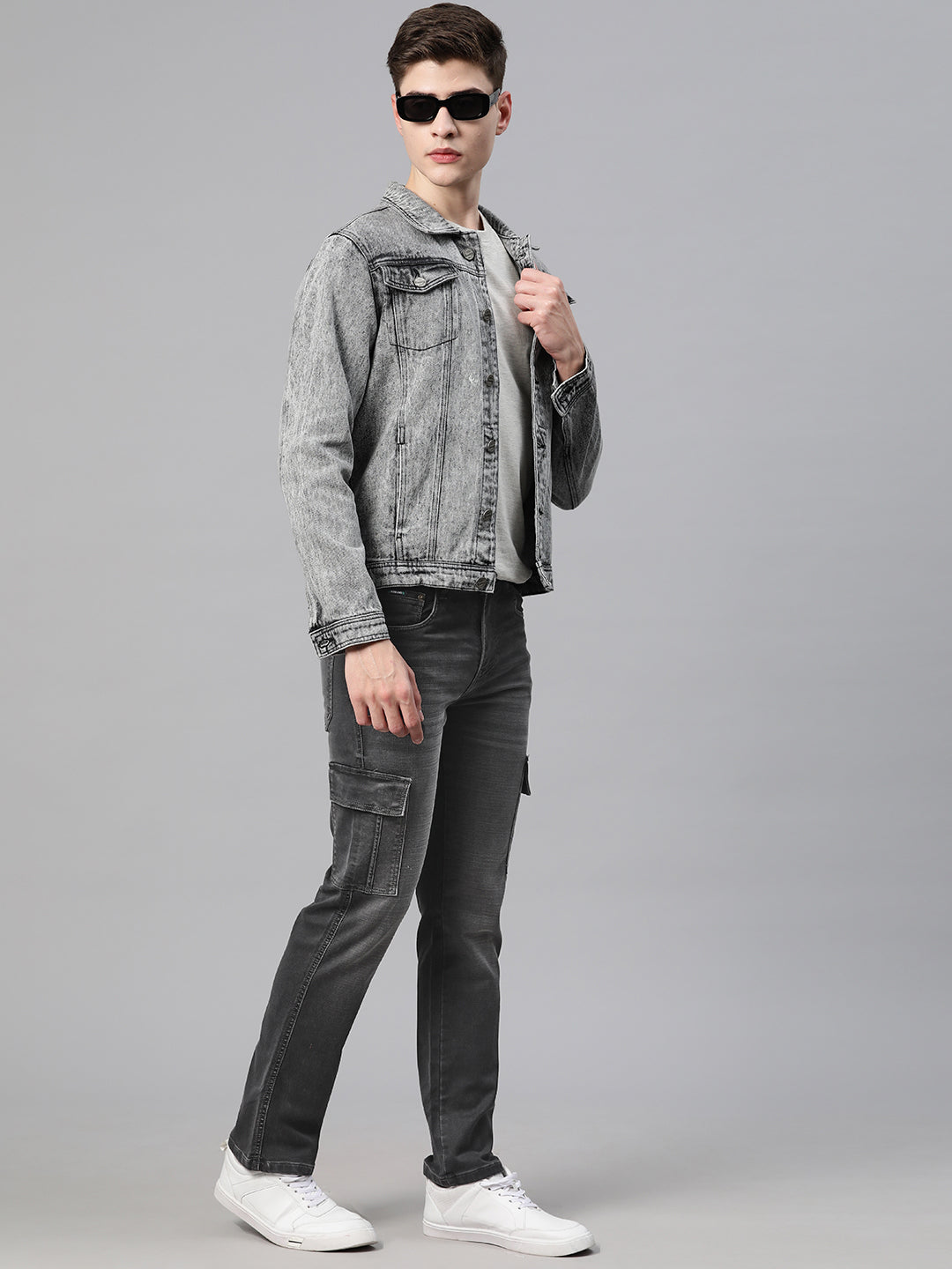 Men Grey Relaxed Fit Stretchable Cargo Jeans