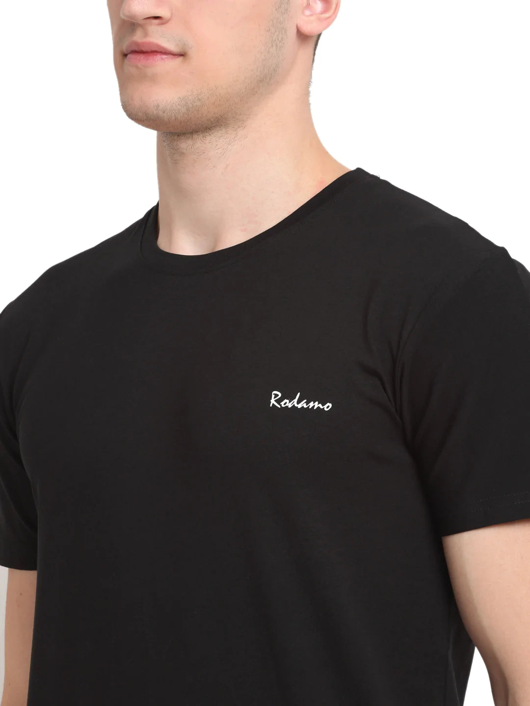 Men Black Solid Round Neck T-shirt