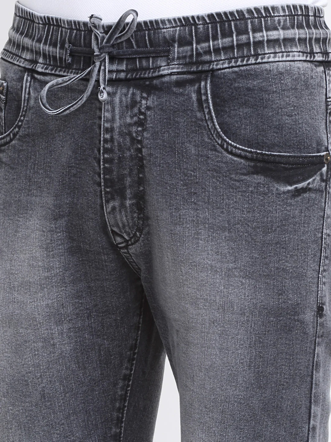 Men Black Slim Fit Mid-Rise Clean Look Jogger Jeans