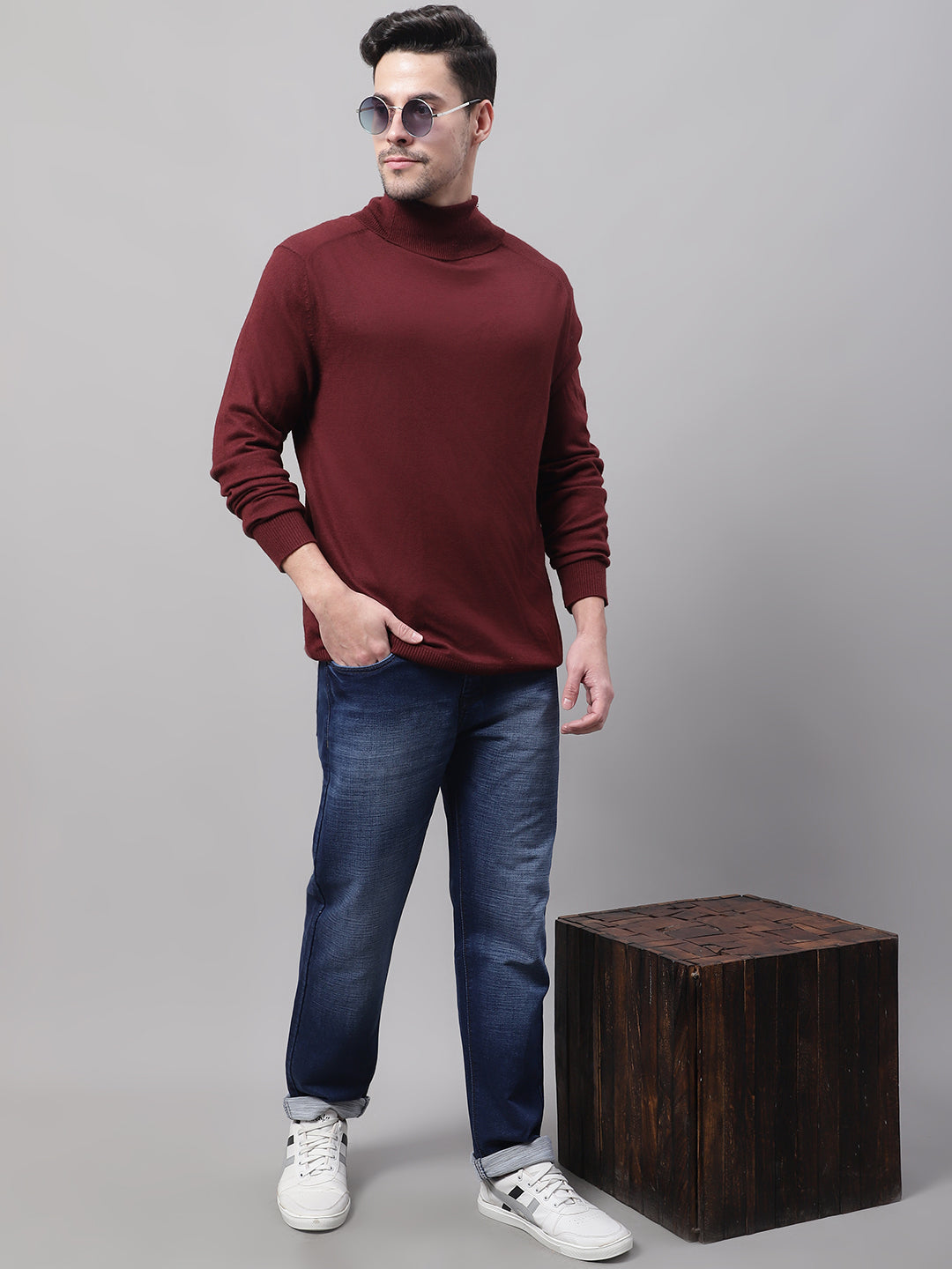 Men Mid Rise Light Fade Stretchable Cotton Jeans