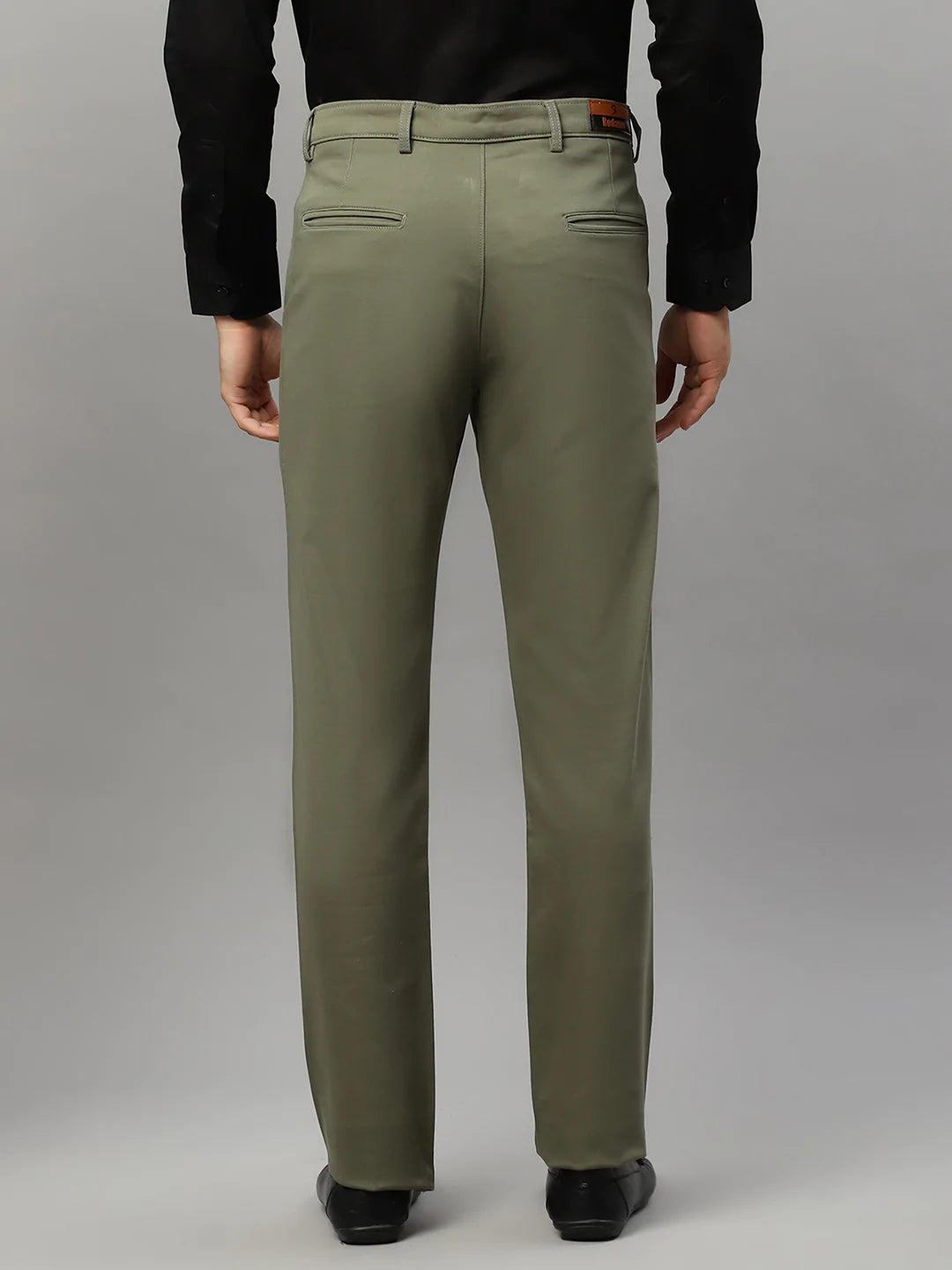 Men Olive Green Solid Slim Fit Regular Trousers