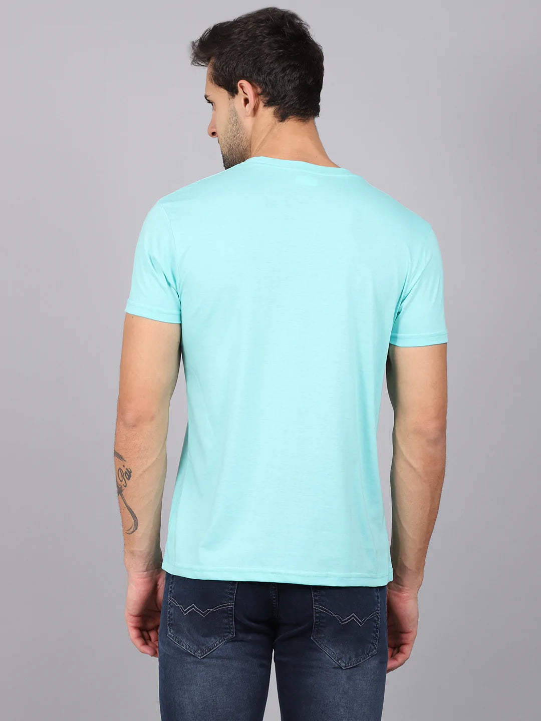 Men Green Typography Printed Slim Fit T-shirt