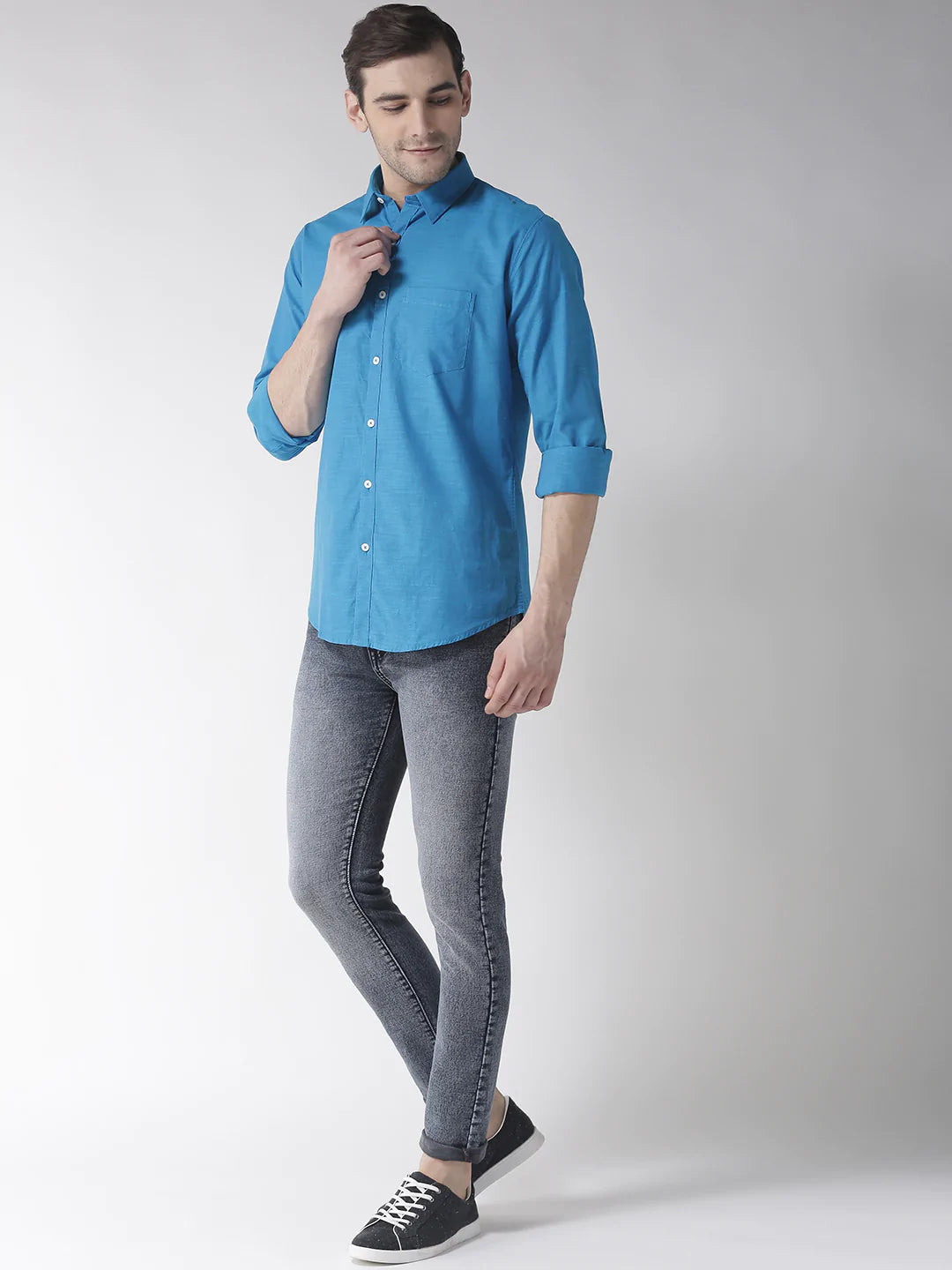Men Blue Slim Fit Solid Casual Shirt