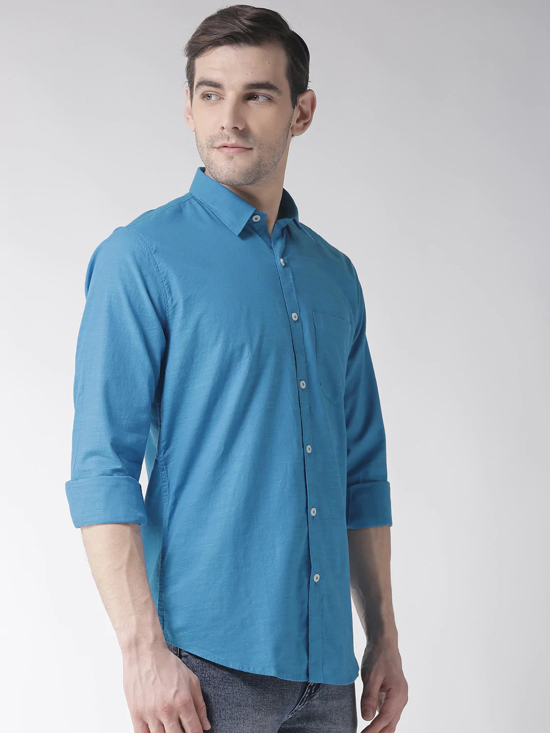 Men Blue Slim Fit Solid Casual Shirt