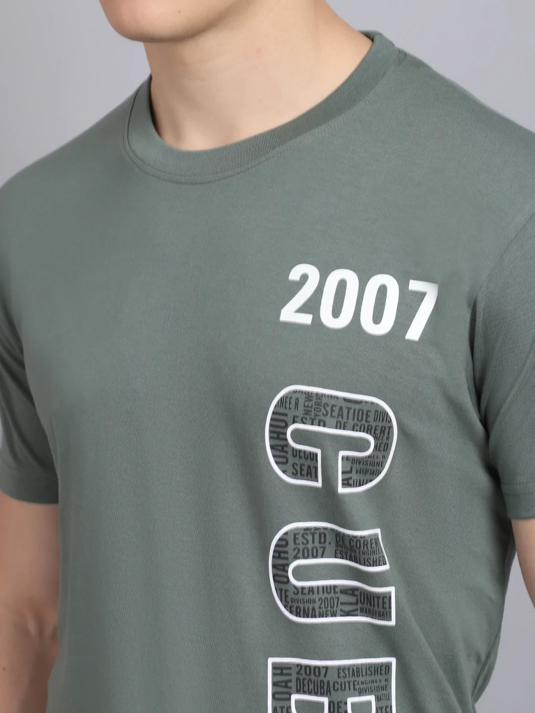 Men Grey Typography Printed Raw Edge Slim Fit T-shirt