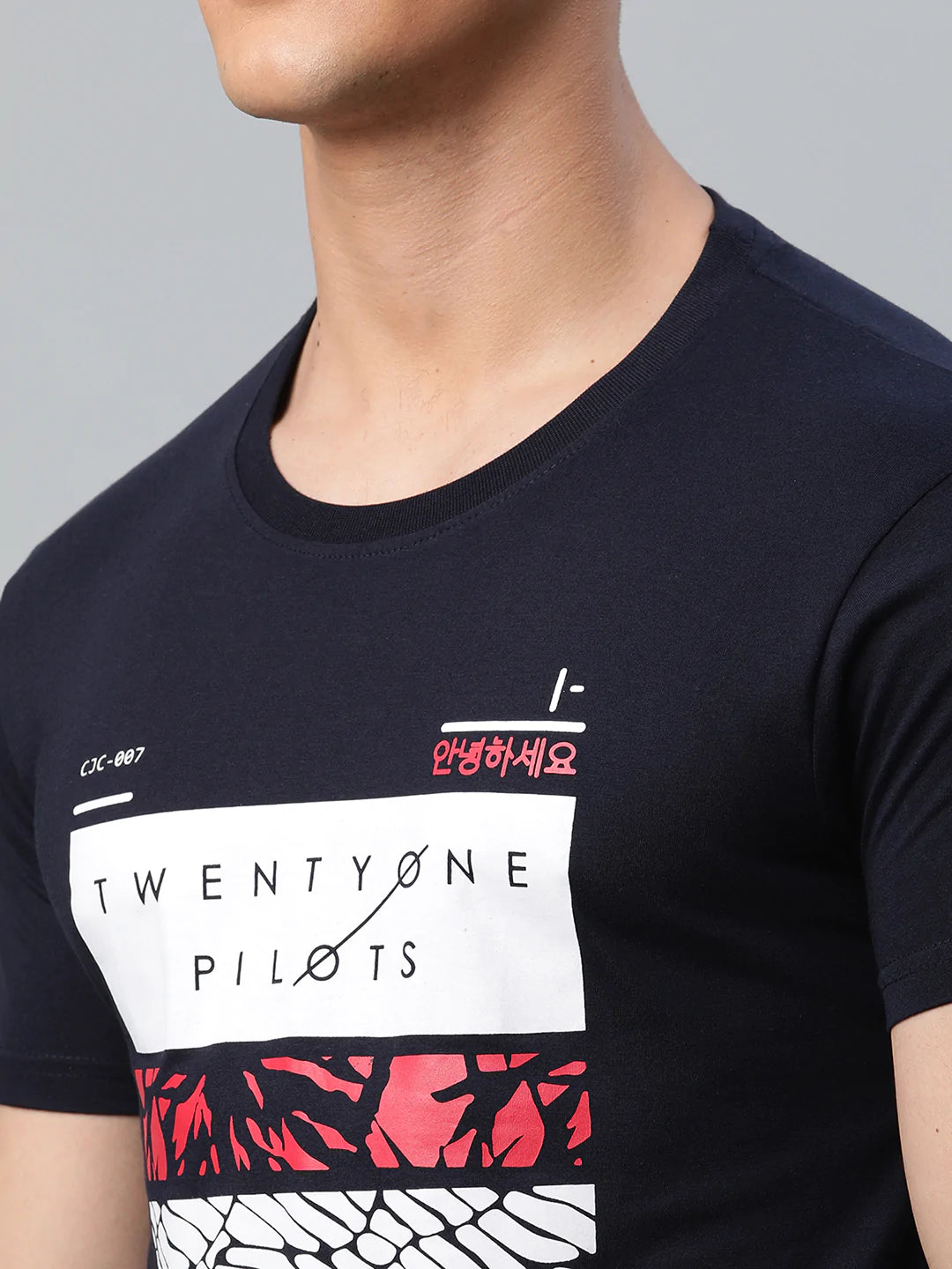 Men Navy Blue Typography Printed Slim Fit T-shirt