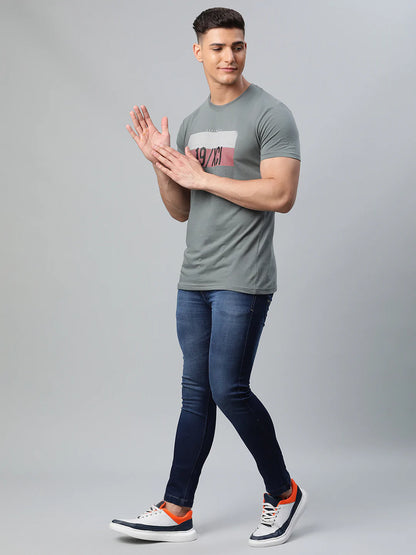Men Grey Typography Printed Slim Fit T-shirt