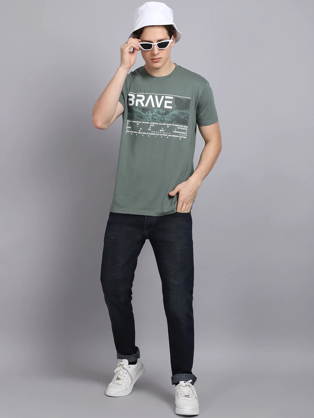 Men Grey Printed Applique Slim Fit T-shirt