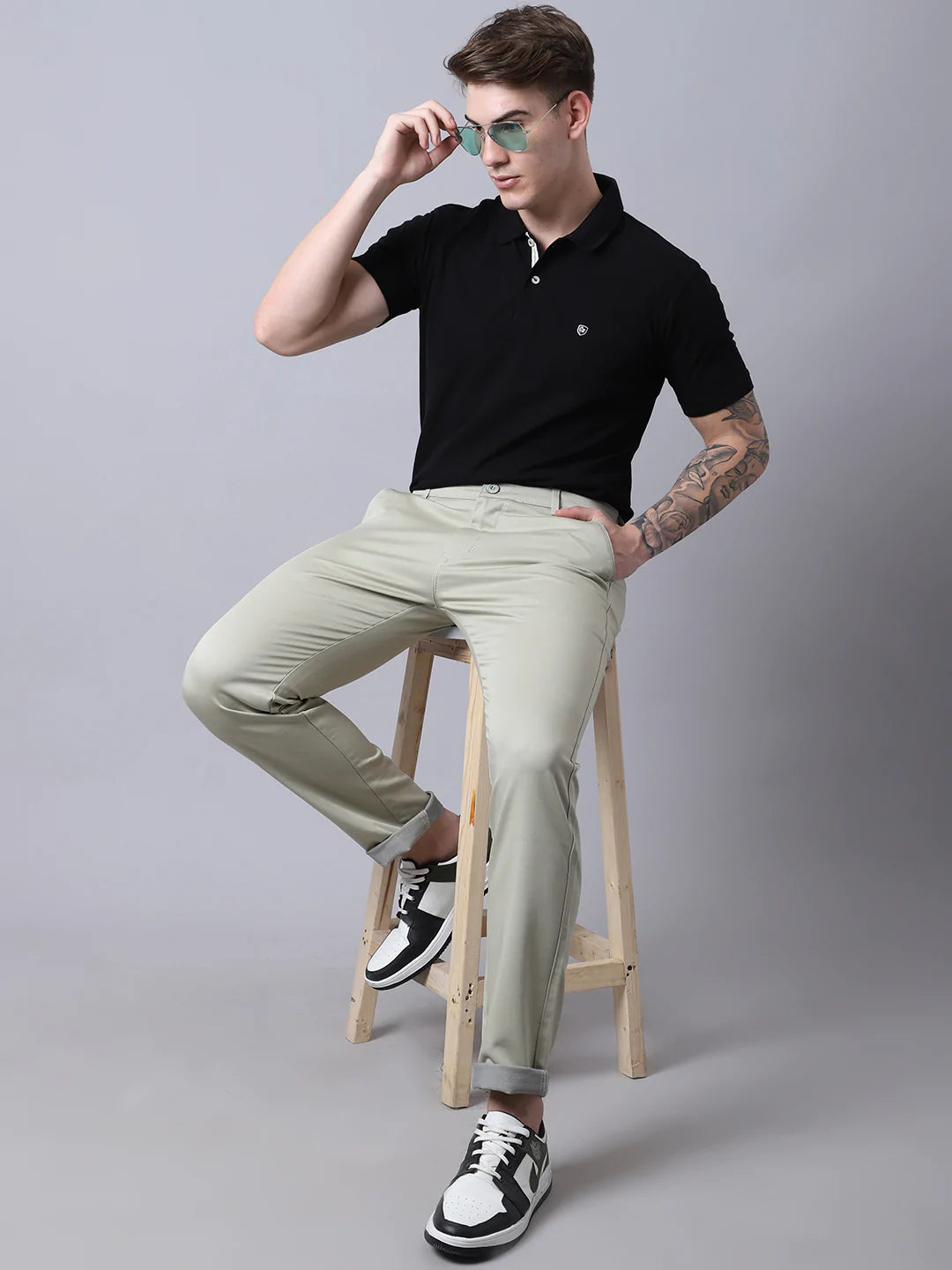 Men Olive Green Slim Fit Solid Chinos Trousers – Rodamo