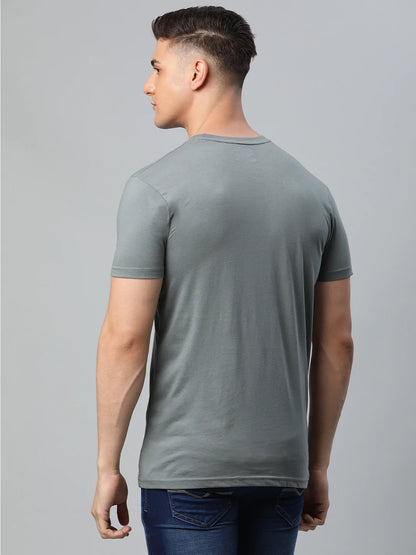 Men Grey Typography Printed Slim Fit T-shirt